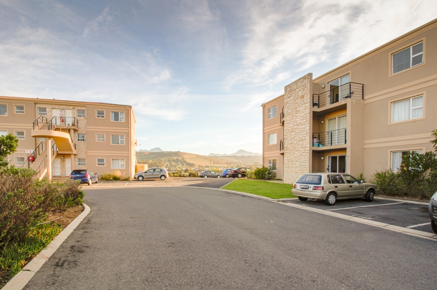 To Let 2 Bedroom Property for Rent in Sir Lowrys Pass Village Western Cape